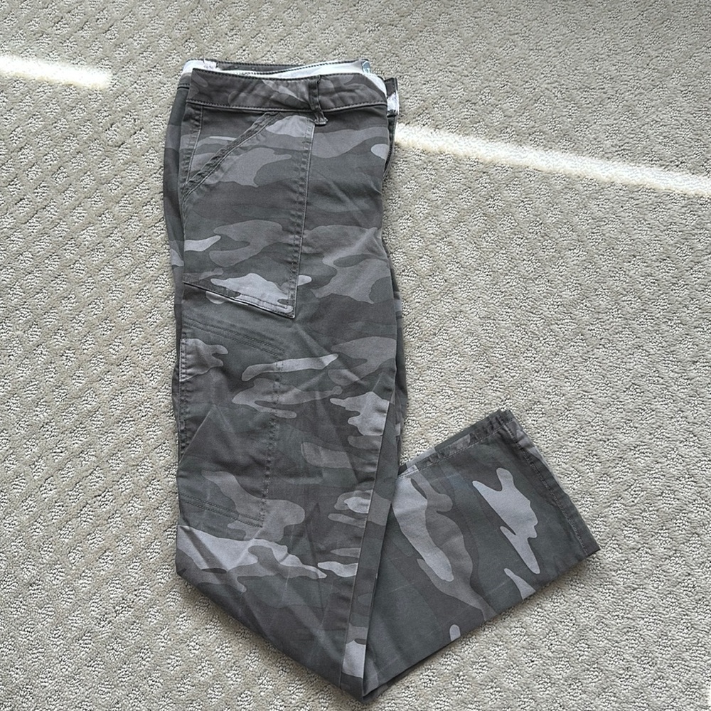 Wit & Wisdom Camo Pants size 12p green and gray